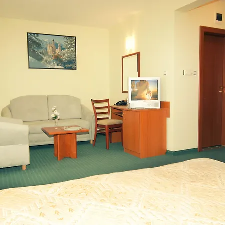 Dionis Hotel